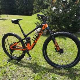 Mietbike Fully: Trek Fule Ex 9.7, 29, Lithium Grey/Orange, 2021